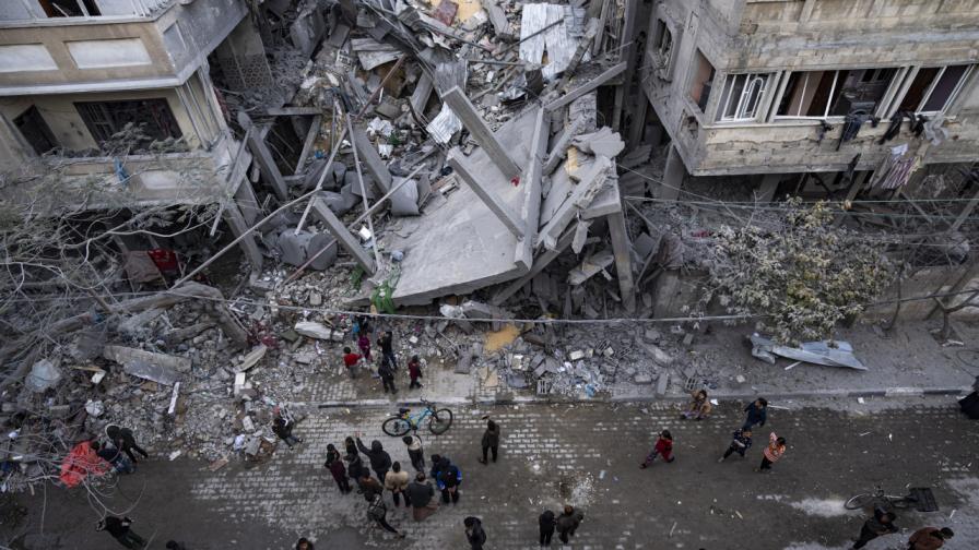 Израел e обсадил още две болници в Газа и е поискал те да бъдат евакуирани
