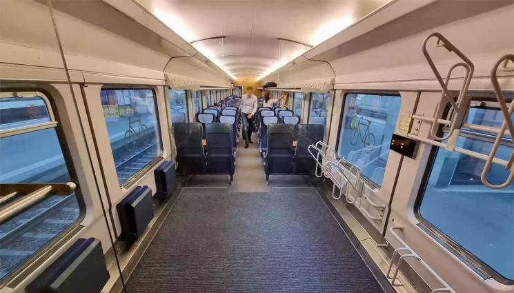 влак - РАЗГЕЛЕ: Шик вагони до морето за Великден!