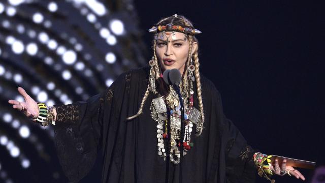 Мадона приключва турнето си с безплатен концерт на плажа Копакабана 