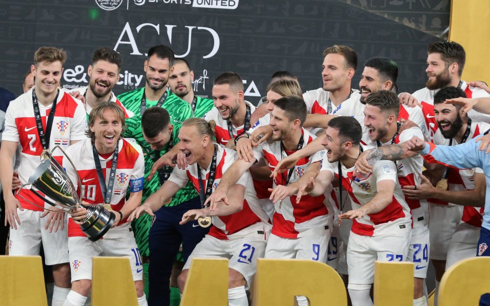 Хърватия спечели турнир, Модрич избран за №1