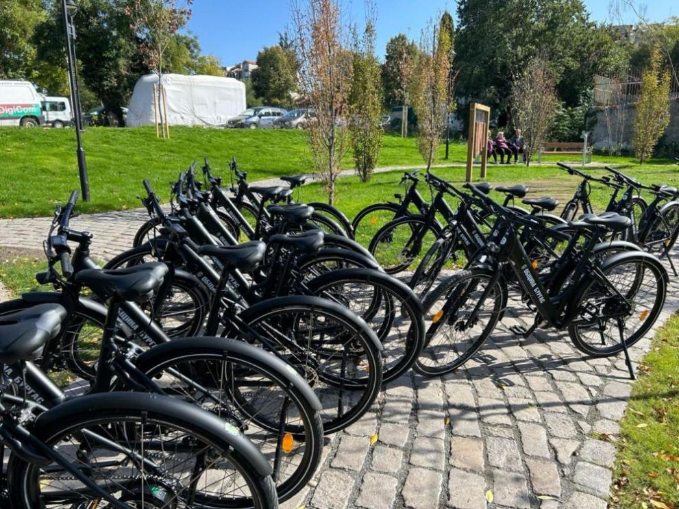 Наемането на електрически велосипеди в Бургас е временно преустановено заради срив на