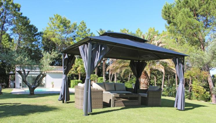 Bricolage къща двор - Как да създадете уютен външен кът в двора си с продуктите на Mr. Bricolage?