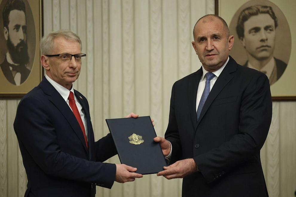 Президентът Румен Радев връчи втория мандат на Продължаваме Промяната –