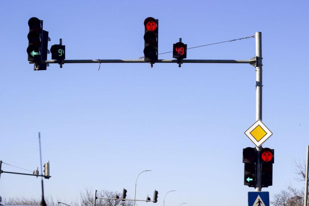Нова наредба предвижда връщането на светофарите със секундарен брояч. Той