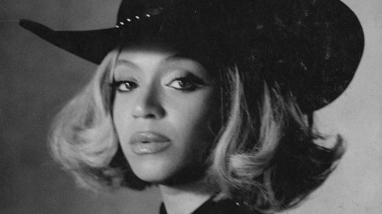 Beyonce благодари на Stevie Wonder, че свири на хармоника в песента "Jolene"