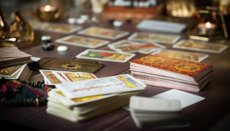 таро карти - МАГ ЗОДИАК: Козирогът разчита сам на себе си, Близнаците владеят положението (СЕДМИЧЕН ТАРО ХОРОСКОП НА МАГ РОЗАЛИ ЗА 12.08. - 18.08.)