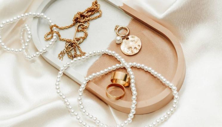 бижута - КРАСИВИ, НО ОПАСНИ – не всяко бижу е за носене, гласи древно ведическо познание!