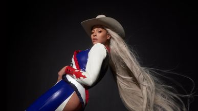 Beyoncé изненада феновете си с ремикс на "Texas Hold 'Em"