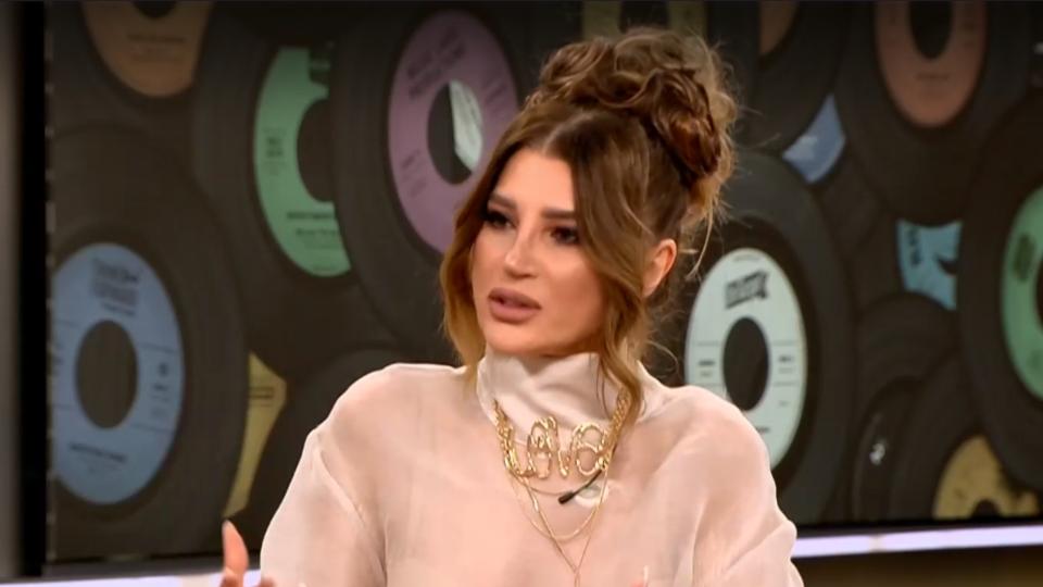 Тя е една българска певица като никоя друга. Не е