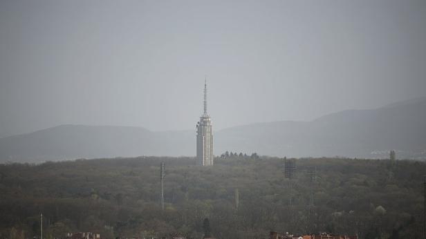 Сахарски прах и жълтеникави дъждове