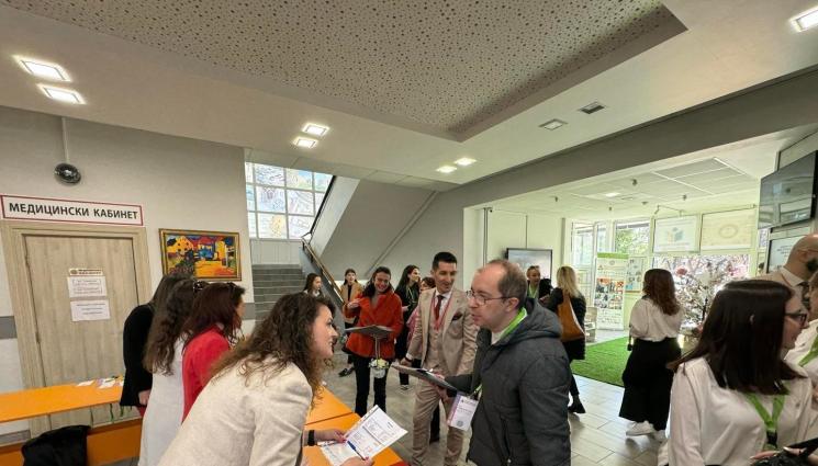 природни науки - Природните науки се учат чрез работа