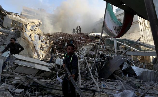 Иран обвинява Израел за атаката на посолството им в Сирия, обеща да отмъсти