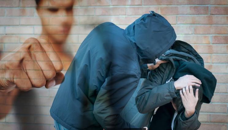 Бой - Крадци биха дете с метална палка, ченгетата са по петите им!