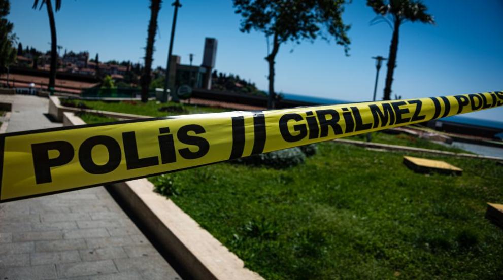 Полицай откри огън в полицейски участък в турския град Адъяман.