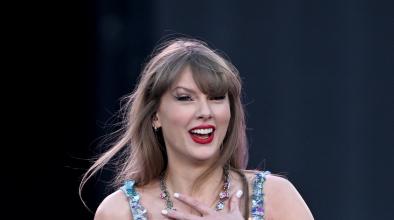 Taylor Swift започна да поставя рекорди с новия си албум