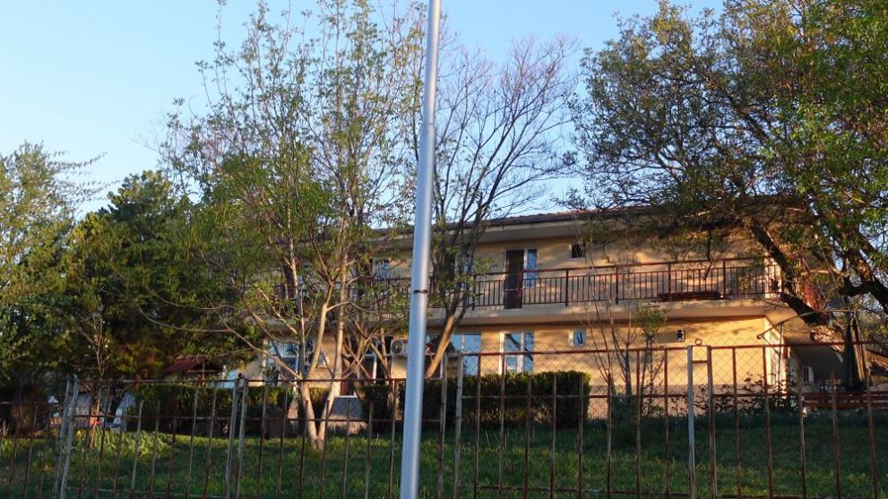След скандалния случай: Проверяват всички социални заведения в община ...