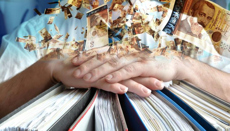 чиновници заплати - Чиновниците растат, заплатите им също!