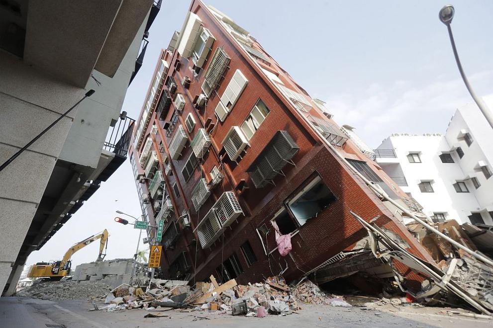 Ранените при земетресението с магнитуд 7,2, разтърсило Източен Тайван, надхвърлиха