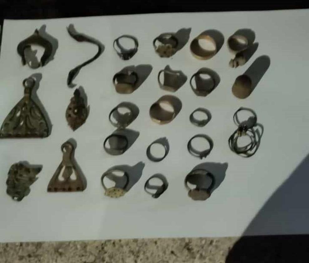 Снимка: Гранични полицаи откриха над 150 антични предмета