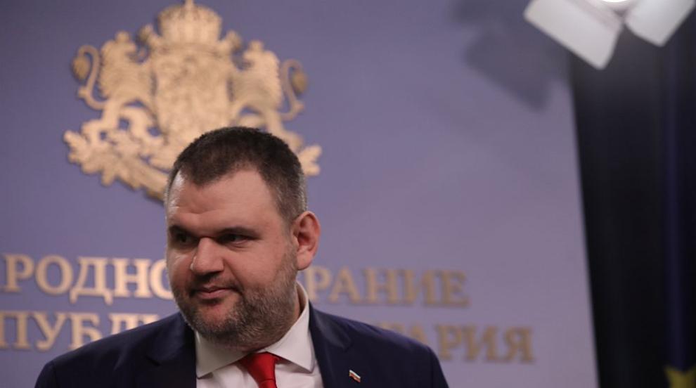 Пеевски призова служебното правителство да отмени решението си за частната детска болница