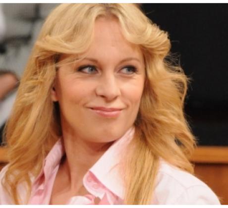 Известната телевизионна водеща Нана Гладуиш позната със своята сила харизма