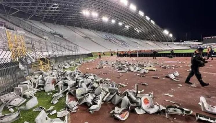 Хайдук - Грозни сцени в Сплит на Хайдук - Динамо З! Има ранени и арестувани!