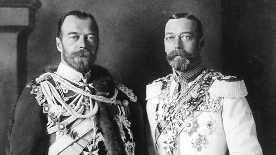 След като Николай II абдикира от престола, британците се съгласяват