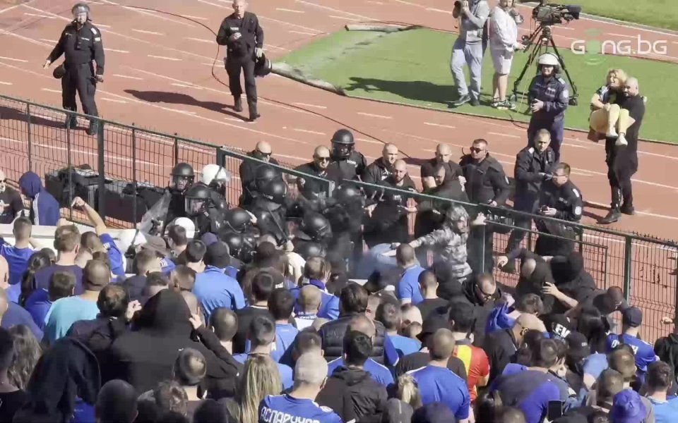 По време на голямото дерби между Левски и ЦСКА настана