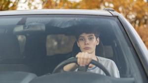 16 годишен шофьор без книжка се опита да избяга от