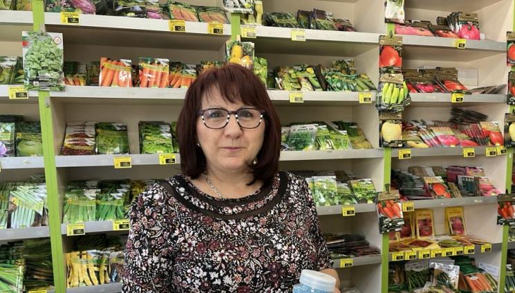 агро - Агро Телеграф: Гранули за 15 лв. морят плужеците в двора