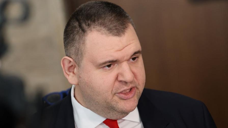 Пеевски: Призовавам правителството незабавно да отмени решението си за изграждане на частна детска болница