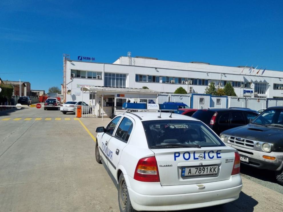 Снимка: След обгазяването с отровни газове: Кабелният завод в Карнобат остава затворен