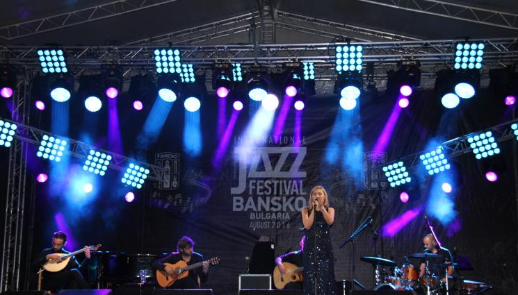 джаз - Леа Иванова и Милчо Левиев стъпват на Алея на джаза в Банско