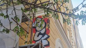 Графити се появиха на сградата на Богословския факултет  Сградата на факултета