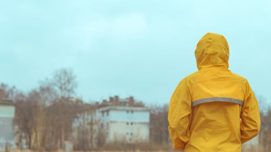 Полицията в Русия разследва жена заради жълтото ѝ яке