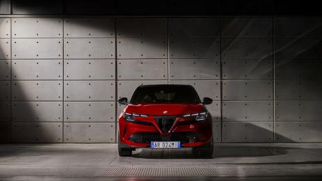 Само седмица след премиерата: Alfa Romeo Milano е в историята