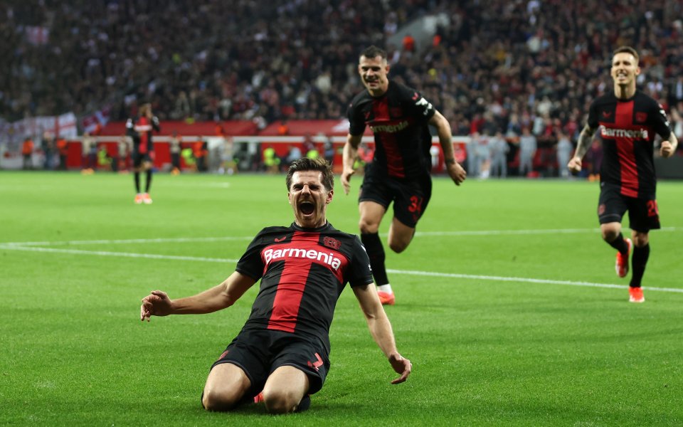 Байер Леверкузен и Уест Хем Юнайтед играят при резултат 2:0