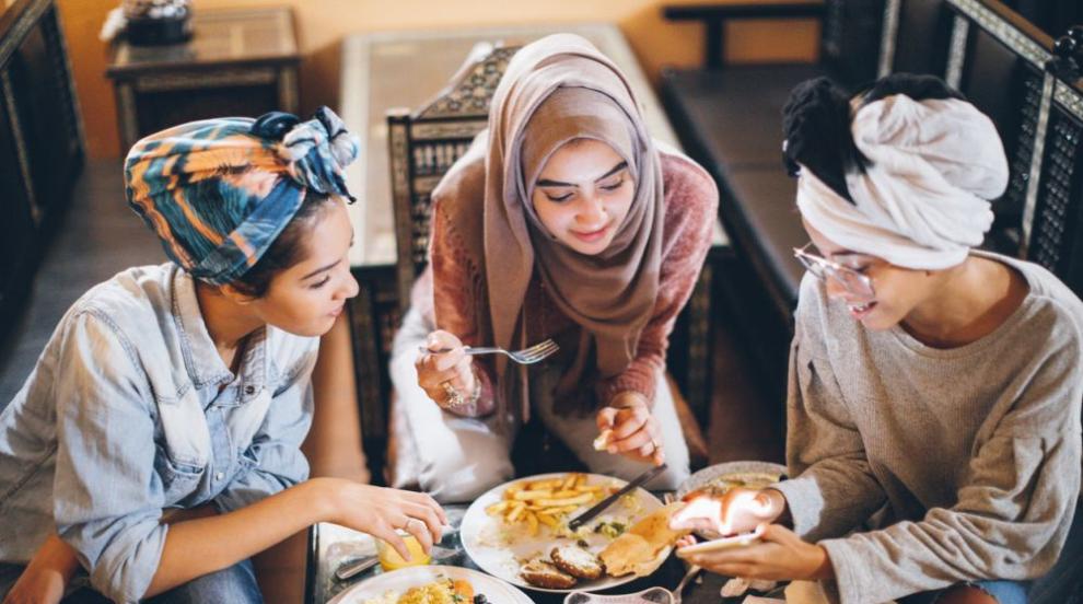 Ново приложение помага на мюсюлманите да намират ресторанти с подходяща за тях храна