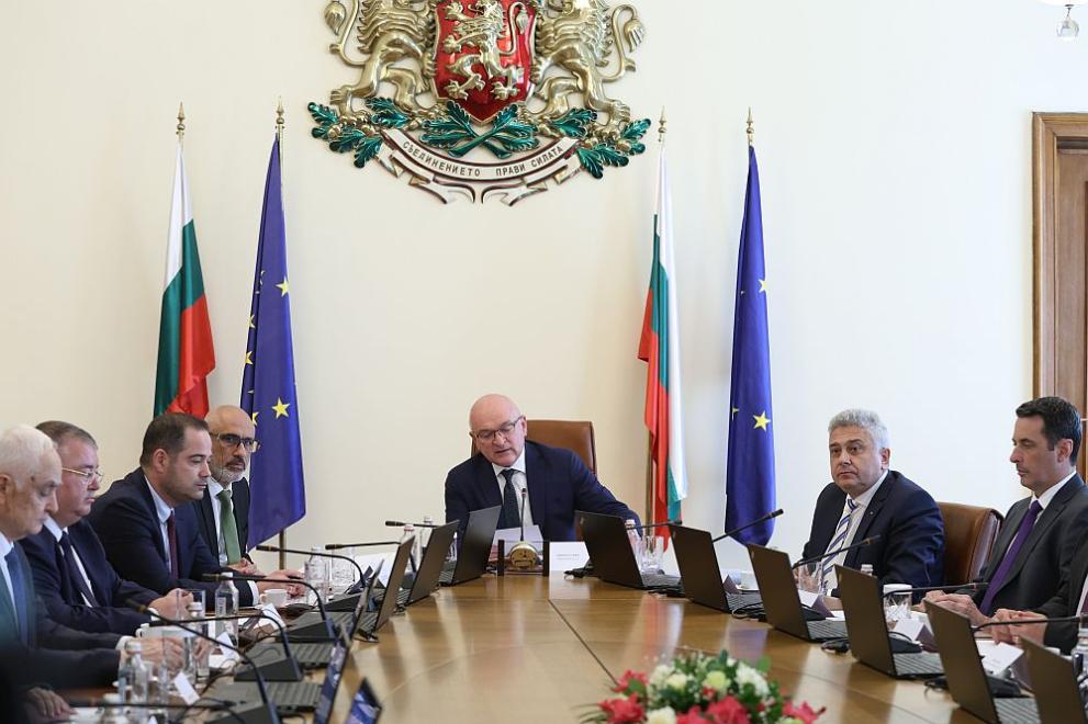 Министър-председателят Димитър Главчев получава своевременна и актуалнаинформация от министъра на