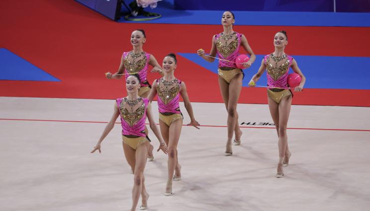 художествена гимнастика - Грешки оставиха ансамбъла ни на четвъртото място в Баку