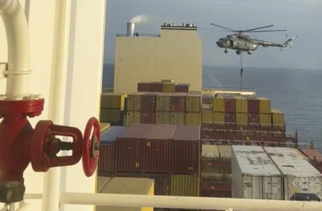 Снимка: Иран е превзел кораба „Еърис“, нарушил морските закони