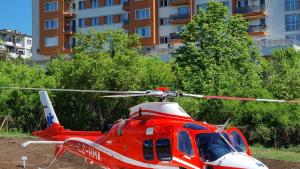 хеликоптерна площадка на болницата във Велико Търново хеликоптер медицински хеликоптер