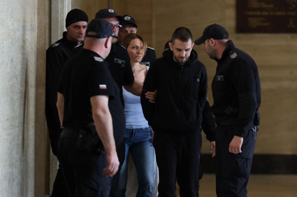 Снимка: Скандалът в митниците: Съдът решава дали Петя Банкова и Стефан Димитров ще останат в ареста