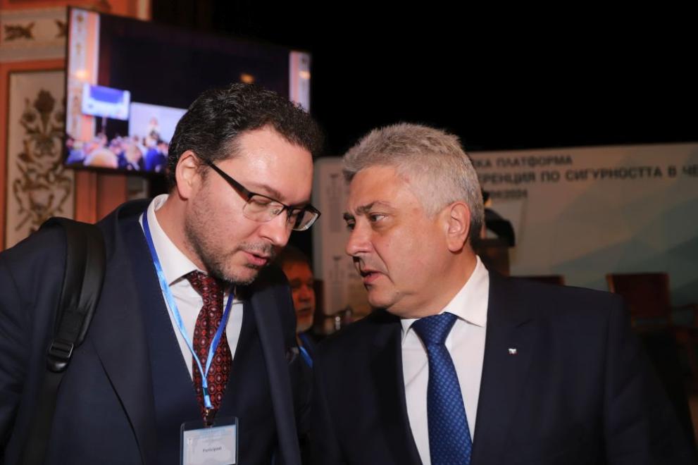 Министър-председателят Димитър Главчев инициира промени в персоналния състав на служебния