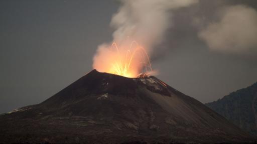 <p>Вулканични газове и пепелен шлейф: Как ще се отрази на климата</p>