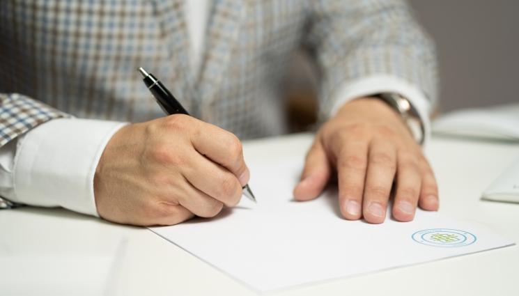 офис - ИЗНЕНАДВАЩО: Зам.-кмет на София хвърли оставка!