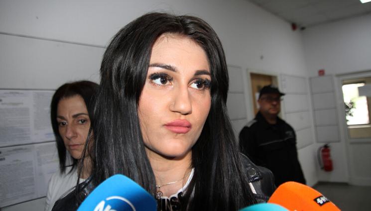 Дебора - РЕКОРДНО ДЪЛГИЯТ РАЗПИТ ПРИКЛЮЧИ: Дебора излезе изтормозена от залата!