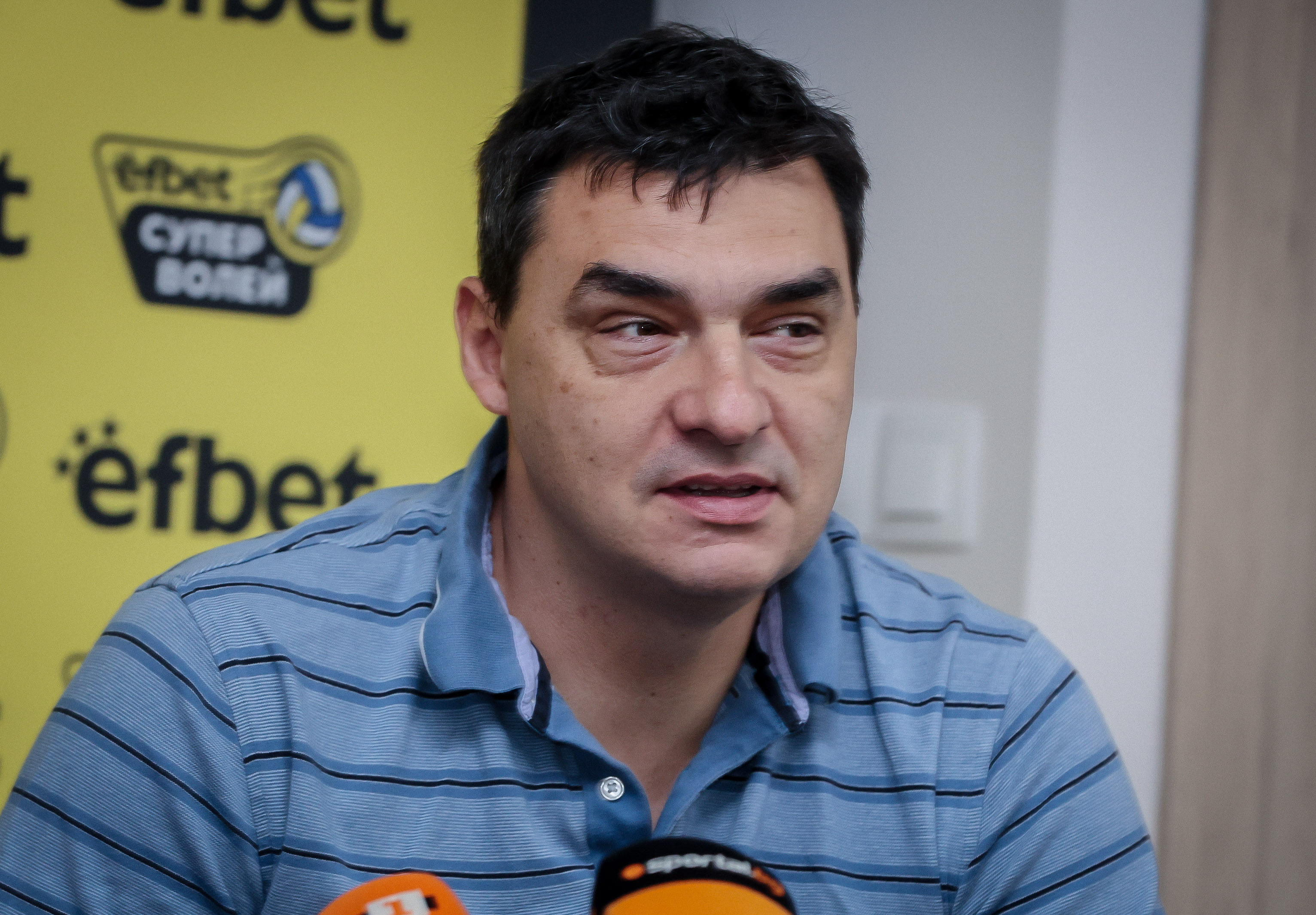 Владимир Николов