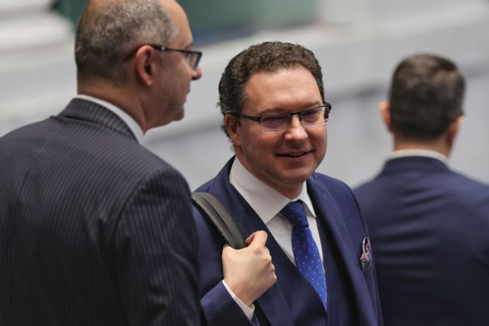 Не бива да се превръщам в ябълката на раздора в