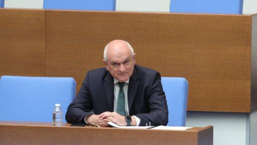 Служебният премиер за отказа на Митов: Нямам план Б за МВнР